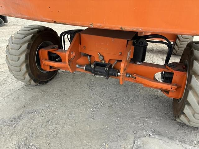 Image of JLG 400S equipment image 4