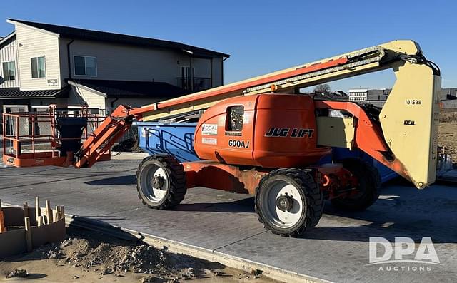 Image of JLG 600AJ equipment image 1