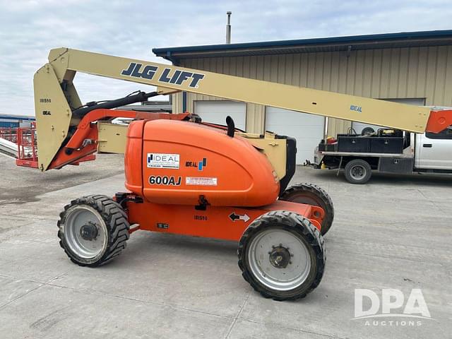 Image of JLG 600AJ equipment image 2
