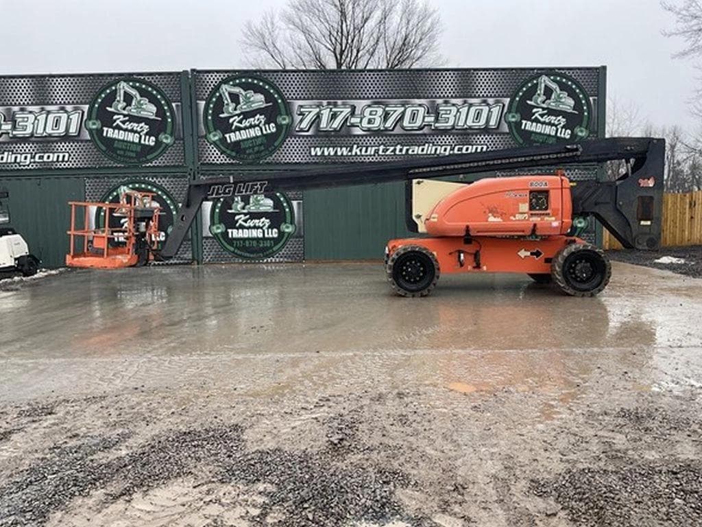 Image of JLG 800A Primary image