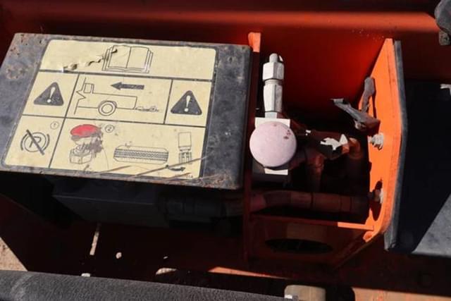 Image of JLG T350 equipment image 4