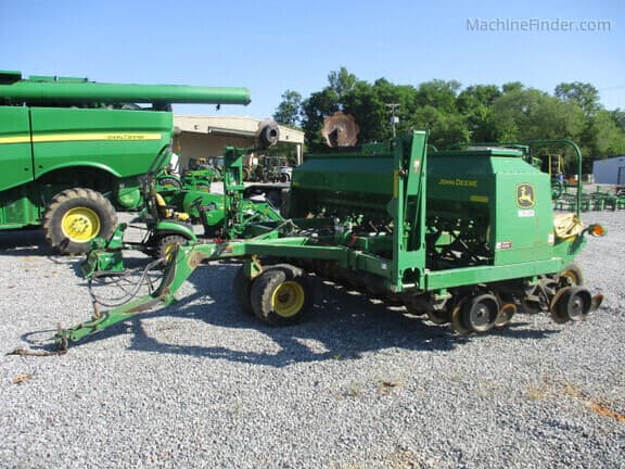 Image of John Deere 1590 equipment image 1