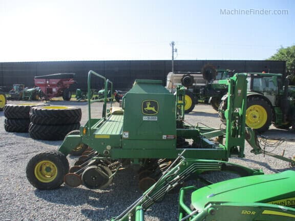Image of John Deere 1590 equipment image 4
