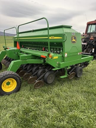Image of John Deere 1590 equipment image 1