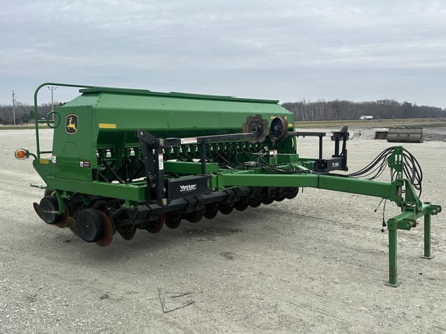 Image of John Deere 1590 equipment image 2