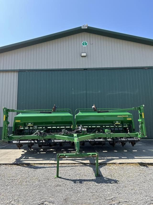 Image of John Deere 1590 equipment image 1