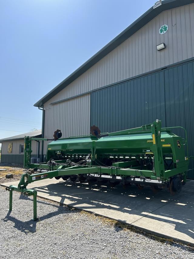 Image of John Deere 1590 equipment image 2