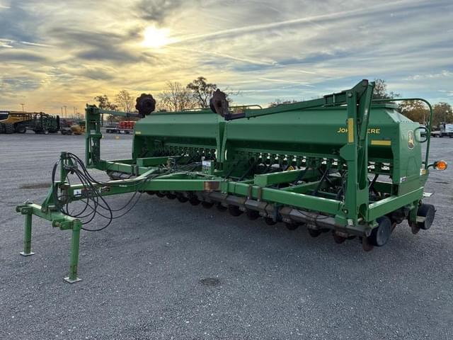 Image of John Deere 1590 equipment image 1