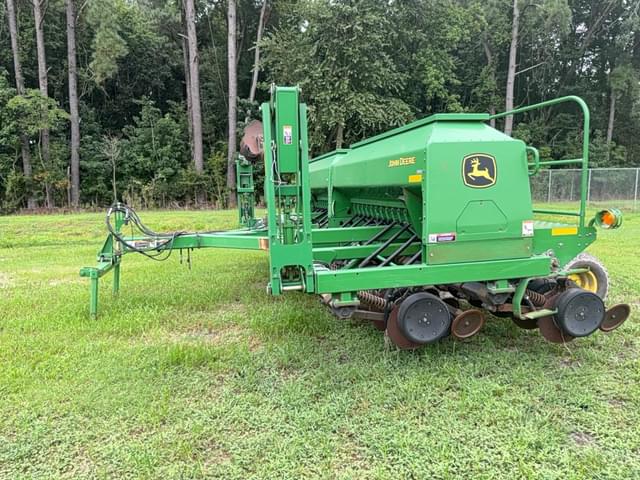 Image of John Deere 1590 equipment image 1
