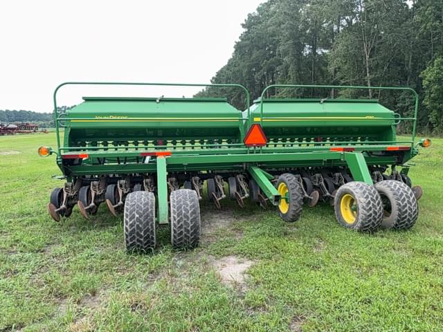 Image of John Deere 1590 equipment image 4