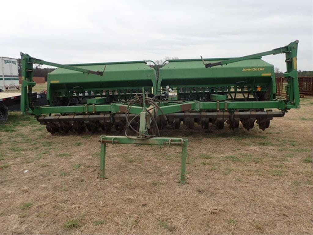 2009 John Deere 1590 Equipment Image0