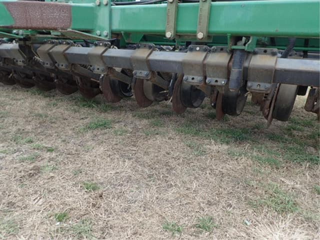 Image of John Deere 1590 equipment image 3