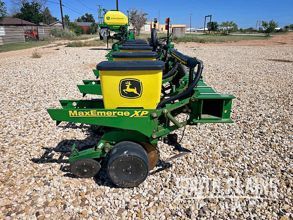 Image of John Deere 1710 Image 0