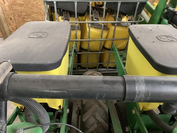 Image of John Deere 1720 equipment image 4