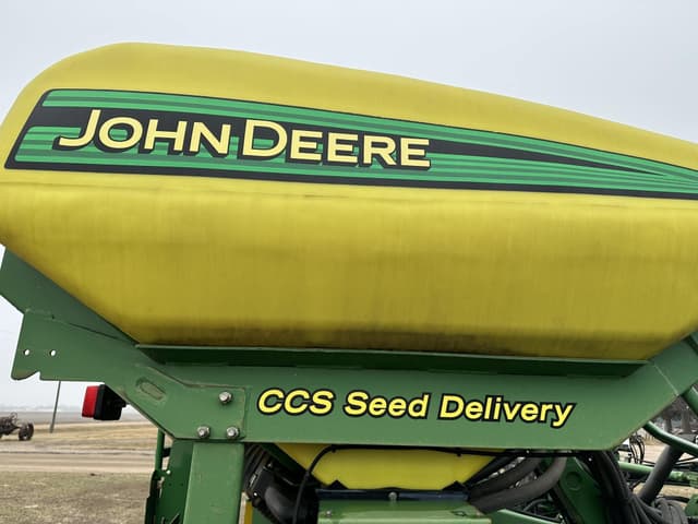 Image of John Deere 1720 equipment image 3