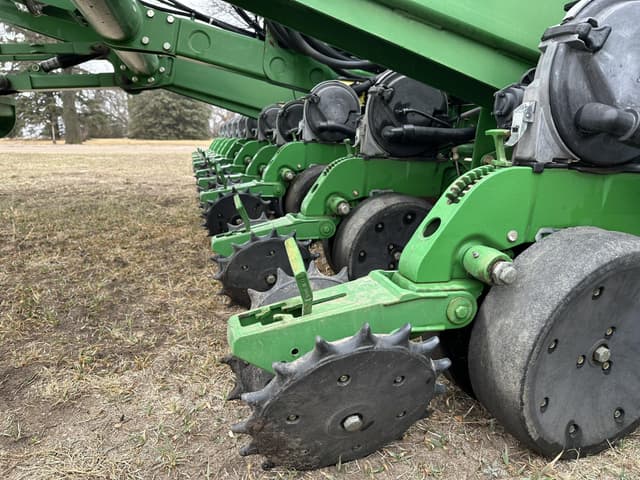 Image of John Deere 1720 equipment image 2