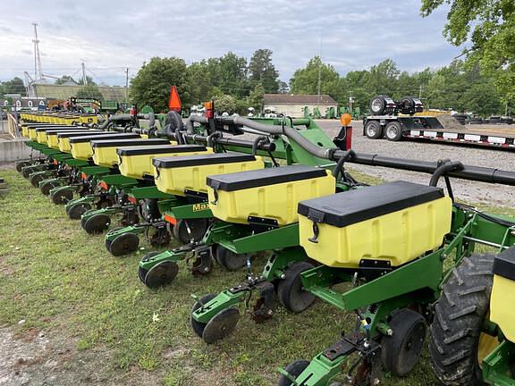 Image of John Deere 1720 equipment image 1