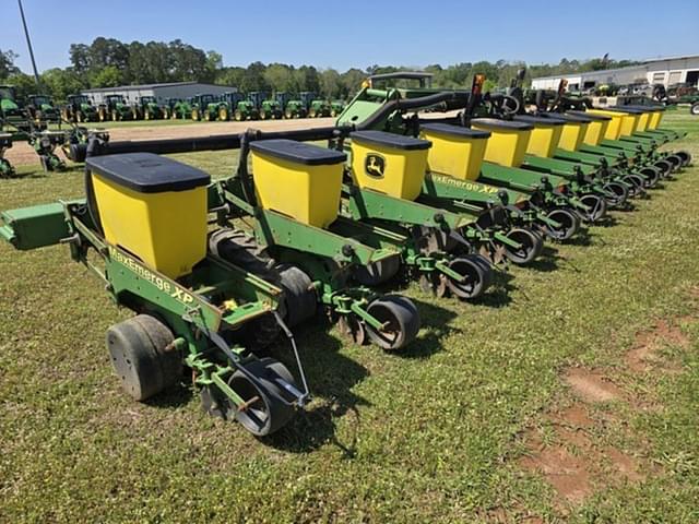 Image of John Deere 1720 equipment image 4
