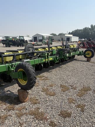 Image of John Deere 1730 equipment image 2