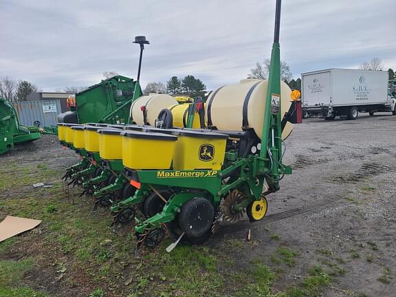 Image of John Deere 1750 equipment image 4
