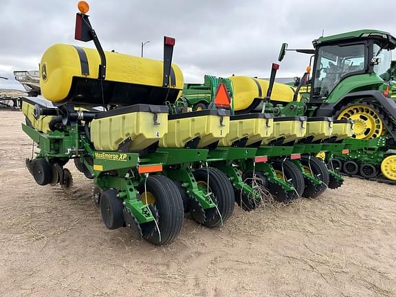 Image of John Deere 1760 equipment image 4