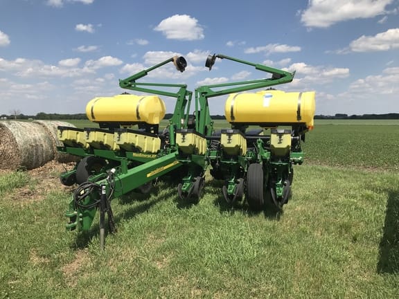 Main image John Deere 1760