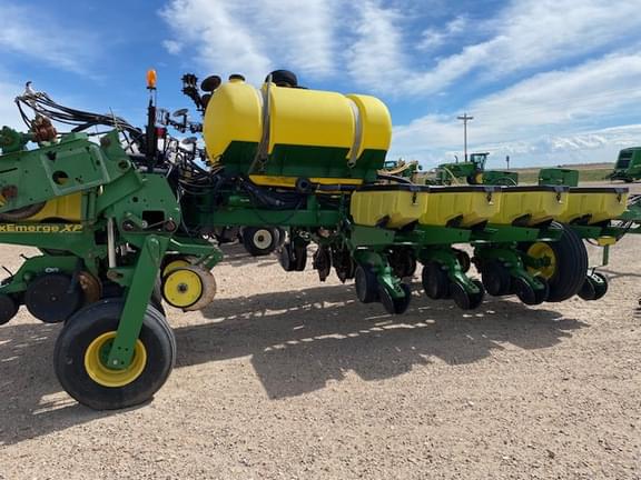 Image of John Deere 1770 equipment image 1
