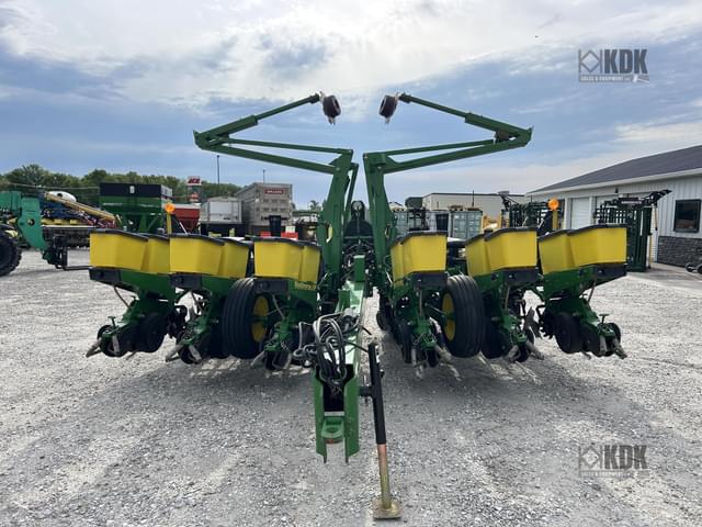 Image of John Deere 1760 equipment image 2