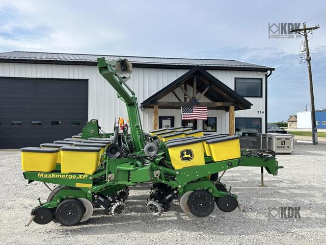 Image of John Deere 1760 equipment image 3