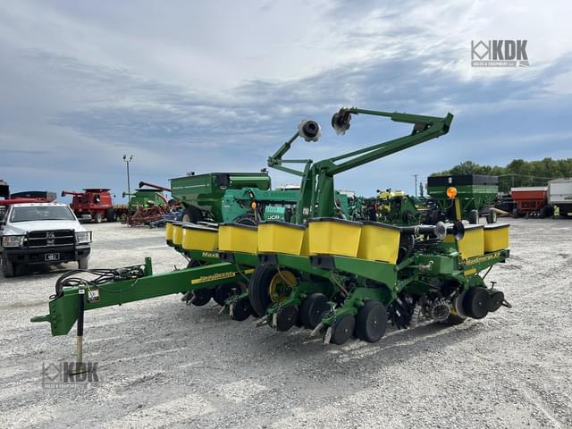 Image of John Deere 1760 equipment image 1