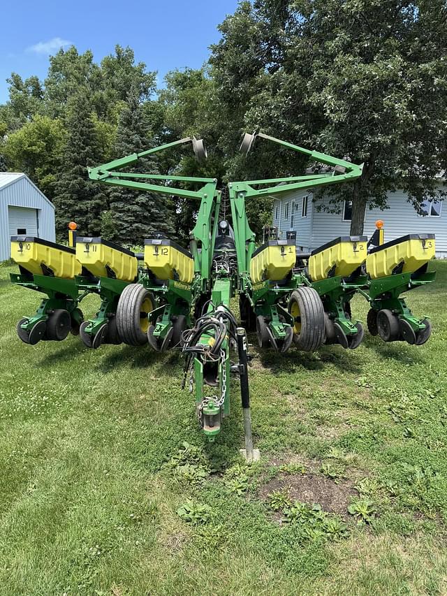 Image of John Deere 1760 equipment image 2