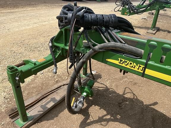 Image of John Deere 1770 equipment image 1