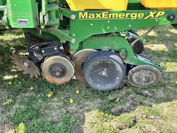 Image of John Deere 1770 equipment image 2