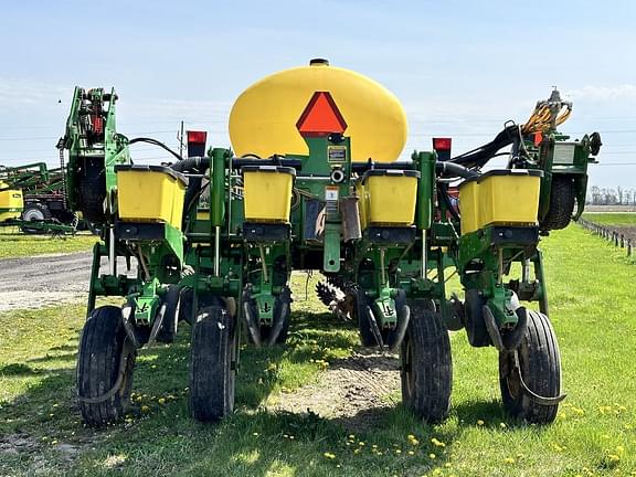 Image of John Deere MaxEmerge XP equipment image 3