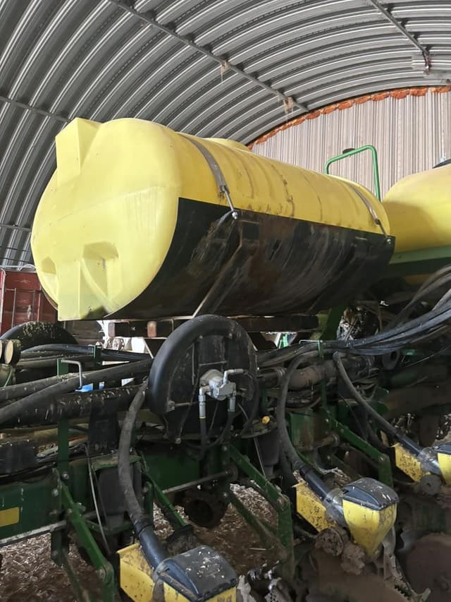 Image of John Deere 1770 equipment image 3