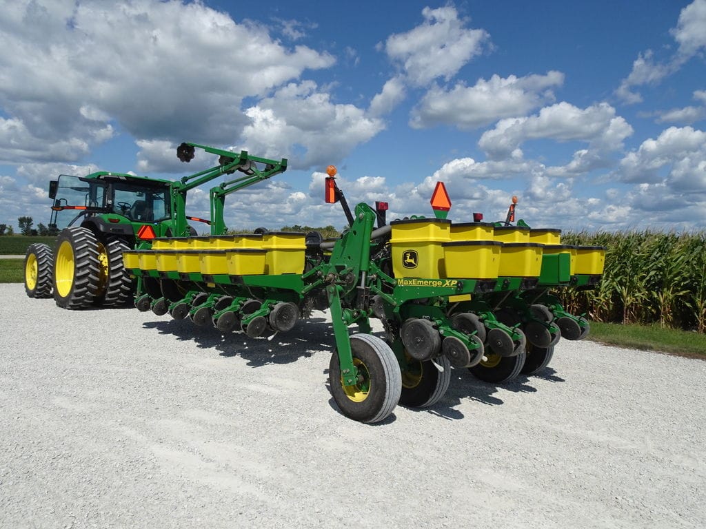 2009 John Deere 1770 Equipment Image0
