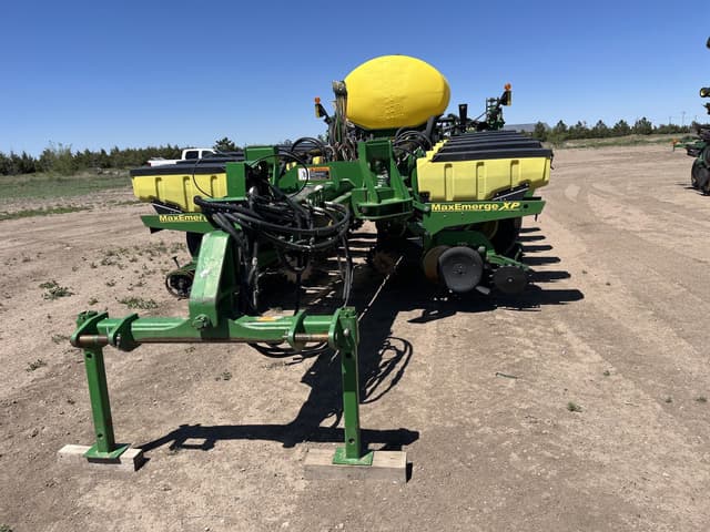 Image of John Deere 1770 equipment image 1