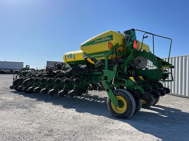 Image of John Deere 1770 equipment image 4