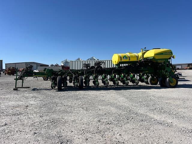 Image of John Deere 1770 equipment image 2