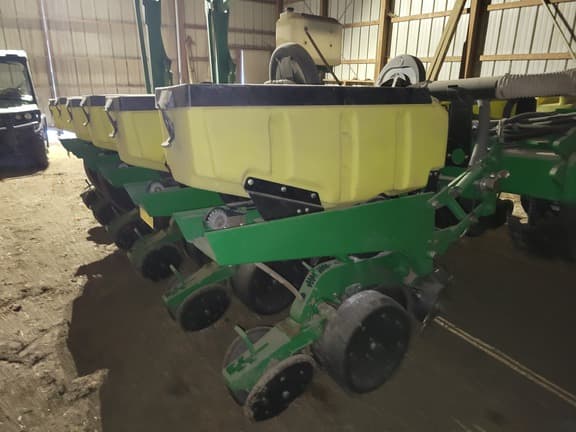 Image of John Deere 1770 equipment image 3