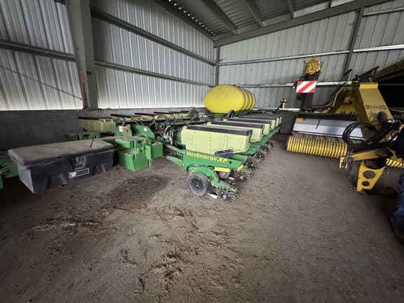 Image of John Deere 1770NT Primary image