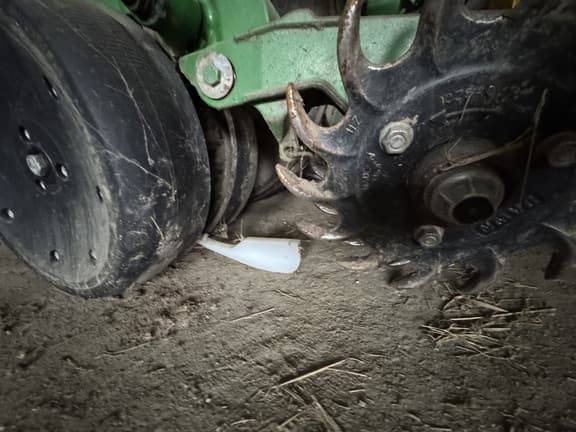 Image of John Deere 1770NT equipment image 4