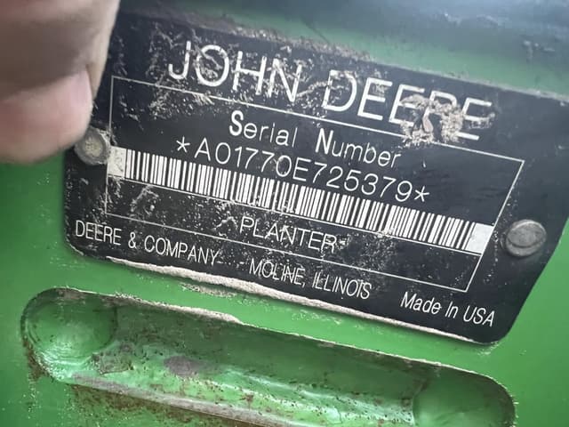 Image of John Deere 1770 equipment image 1