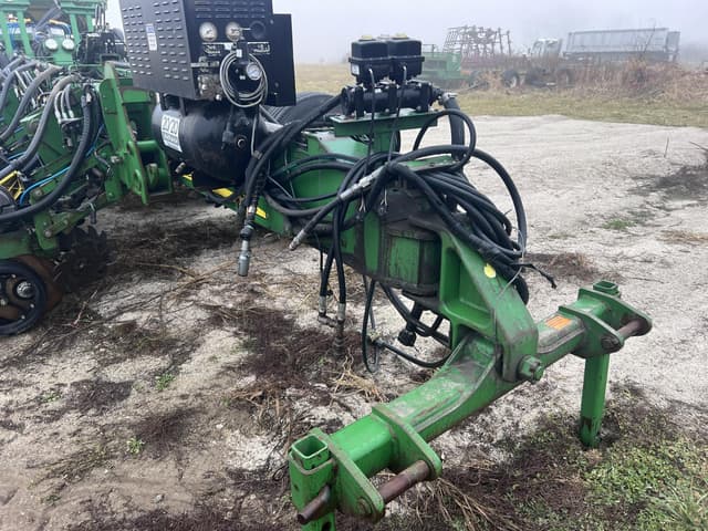 Image of John Deere 1770 equipment image 2