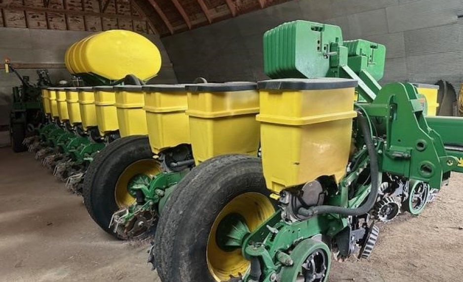 2009 John Deere 1770 Equipment Image0