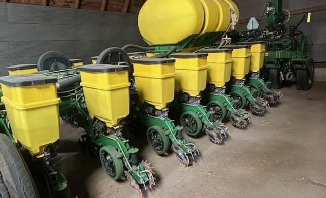 Image of John Deere 1770 equipment image 2