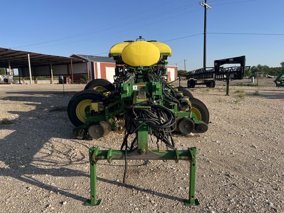 2009 John Deere 1770 Equipment Image0