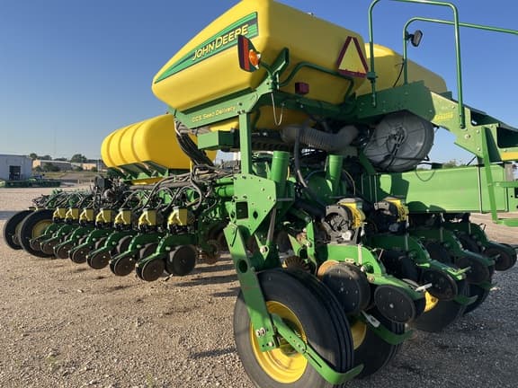 Image of John Deere 1770 equipment image 2