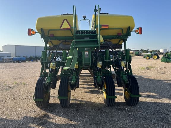 Image of John Deere 1770 equipment image 4