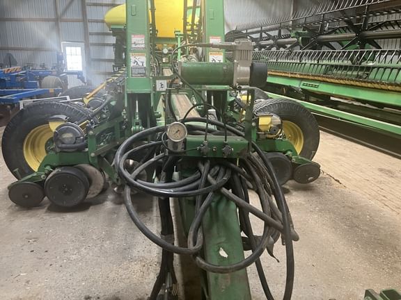 2009 John Deere 1770 Equipment Image0